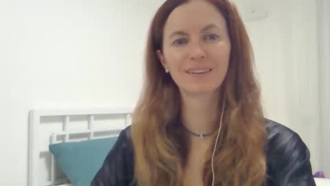 Snapshot of valerie_rose777 chatting on October 31, 8:21 pm valerie_rose777 online show from October 31, 8:21 pm