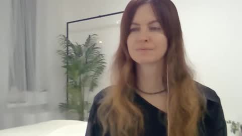 Snapshot of valerie_rose777 chatting on December 15, 8:24 pm valerie_rose777 online show from December 15, 8:24 pm