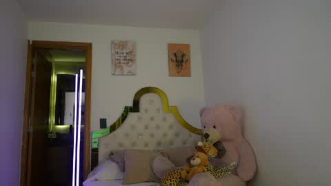 Snapshot of valeriecollinss_ chatting on June 2, 1:18 am valeriecollinss_ online show from June 2, 1:18 am