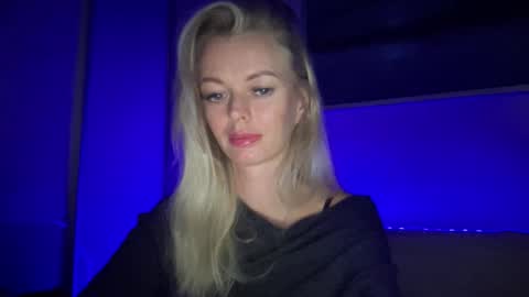 Valerie  online show from October 9, 6:17 pm