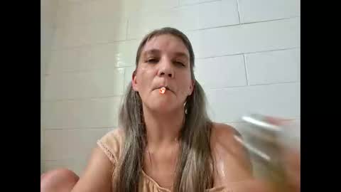 Snapshot of valerierayne13 chatting on November 22, 6:23 am ValerieRayne online show from November 22, 6:23 am