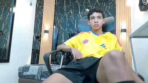 Snapshot of valerihot_1 chatting on June 18, 9:14 am VALERIO online show from June 18, 9:14 am