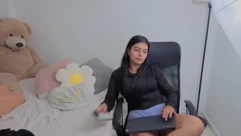 Juli C online show from October 8, 12:08 am