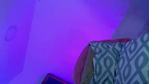 Snapshot of valerin_foxts chatting on May 16, 10:36 am valerin_foxts online show from May 16, 10:36 am
