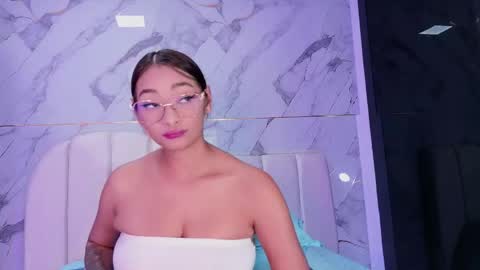 Valeryn online show from May 3, 3:12 am