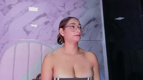 Valeryn online show from May 6, 3:02 am
