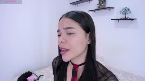 Snapshot of valery__nova chatting on December 8, 1:58 pm Cris online show from December 8, 1:58 pm