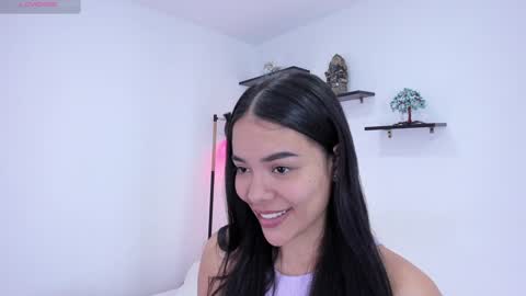 Snapshot of valery__nova chatting on December 9, 3:22 pm Cris online show from December 9, 3:22 pm