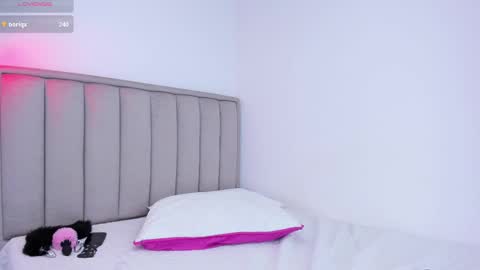 Snapshot of valery__nova chatting on February 19, 3:16 pm Cris online show from February 19, 3:16 pm