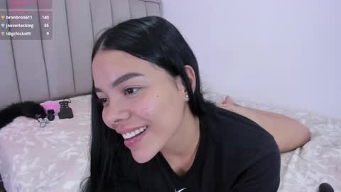 Snapshot of valery__nova chatting on February 22, 9:15 pm Cris online show from February 22, 9:15 pm