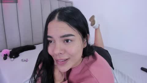 Snapshot of valery__nova chatting on February 25, 4:46 am Cris online show from February 25, 4:46 am