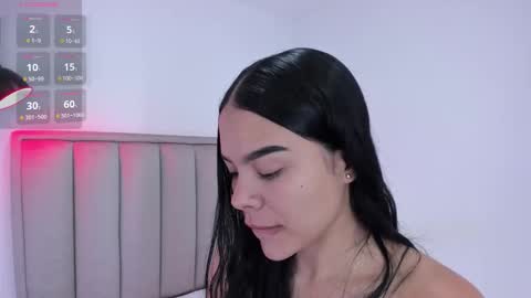 Snapshot of valery__nova chatting on September 22, 1:51 am Cris online show from September 22, 1:51 am