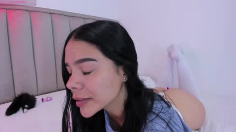 Snapshot of valery__nova chatting on October 8, 10:29 pm Cris online show from October 8, 10:29 pm