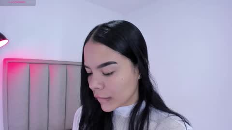 Snapshot of valery__nova chatting on October 13, 1:11 pm Cris online show from October 13, 1:11 pm