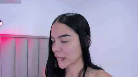 Snapshot of valery__nova chatting on October 18, 3:09 am Cris online show from October 18, 3:09 am