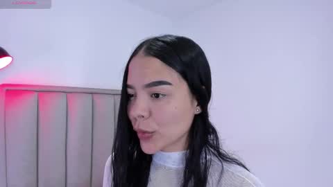 Snapshot of valery__nova chatting on November 4, 1:48 am Cris online show from November 4, 1:48 am