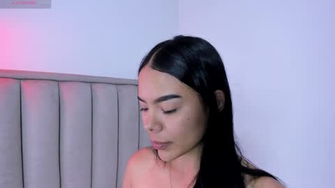 Snapshot of valery__nova chatting on May 25, 3:40 pm Cris online show from May 25, 3:40 pm