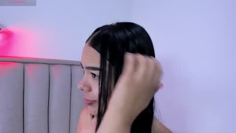 Snapshot of valery__nova chatting on July 20, 11:45 am Cris online show from July 20, 11:45 am