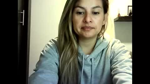 Snapshot of valery__rouse_ chatting on May 29, 12:03 pm Valery online show from May 29, 12:03 pm