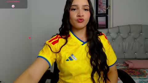 Snapshot of valery_alejo chatting on June 18, 4:35 am valeria online show from June 18, 4:35 am