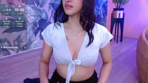 Snapshot of valery_blush chatting on May 29, 8:40 pm valery_blush online show from May 29, 8:40 pm