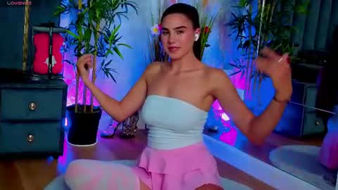 Snapshot of valery_evann chatting on July 16, 7:20 pm Valery online show from July 16, 7:20 pm