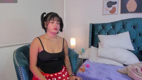 Snapshot of valery_jame chatting on December 17, 7:42 pm Valery online show from December 17, 7:42 pm