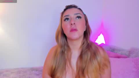 Snapshot of valery_kils chatting on April 30, 2:07 am VALERY online show from April 30, 2:07 am