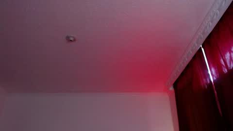 Snapshot of valery_meer_ chatting on May 19, 11:49 am Valeria online show from May 19, 11:49 am