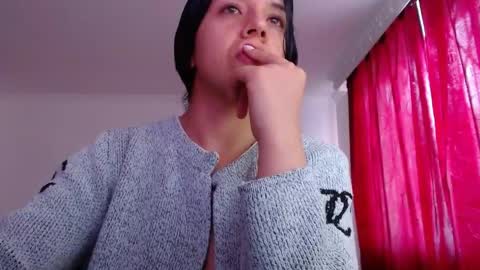 Snapshot of valery_meer_ chatting on June 4, 12:33 pm Valeria online show from June 4, 12:33 pm