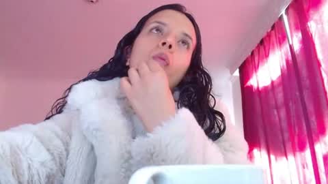 Snapshot of valery_meer_ chatting on June 11, 1:09 pm Valeria online show from June 11, 1:09 pm