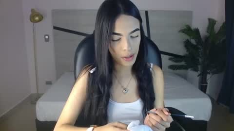 valery_restrepo online show from July 30, 8:19 pm