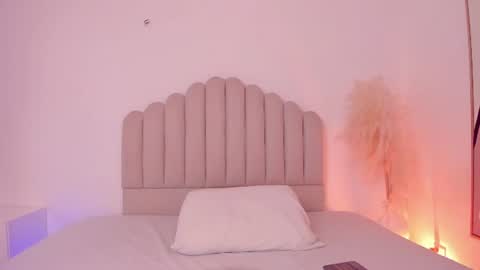 Snapshot of valery_santorini chatting on July 18, 11:58 am VALERY online show from July 18, 11:58 am