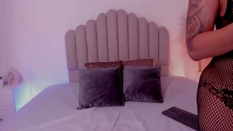 Snapshot of valery_santorini chatting on August 3, 11:48 am VALERY online show from August 3, 11:48 am