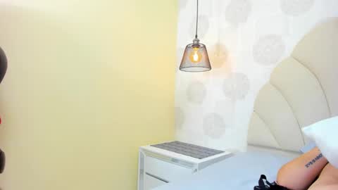 Snapshot of valery_smitd chatting on February 1, 5:37 pm Valery  online show from February 1, 5:37 pm