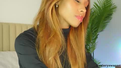 Snapshot of valery_swan1 chatting on October 28, 3:21 am Valery swan1 online show from October 28, 3:21 am