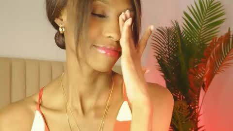 Snapshot of valery_swan1 chatting on December 15, 1:59 pm Valery swan1 online show from December 15, 1:59 pm