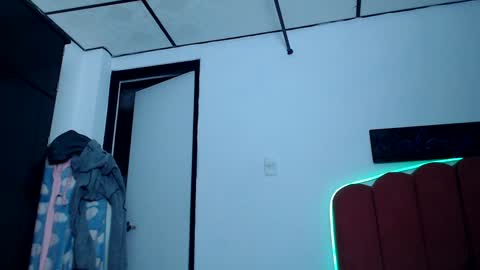 B V Naughty online show from December 7, 2:09 am