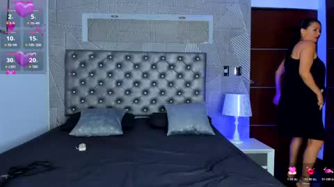 Snapshot of valerydiamond_ chatting on May 15, 11:45 pm Valery online show from May 15, 11:45 pm