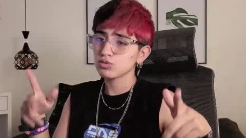 Snapshot of valeryevansvg chatting on December 2, 12:21 pm Valery online show from December 2, 12:21 pm