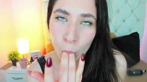 Snapshot of valeryfoxt chatting on December 21, 5:03 am valery online show from December 21, 5:03 am