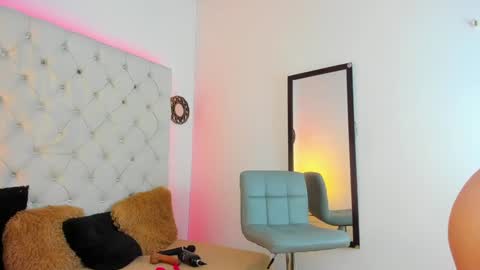 Snapshot of valeryfoxt chatting on January 12, 9:51 am valery online show from January 12, 9:51 am