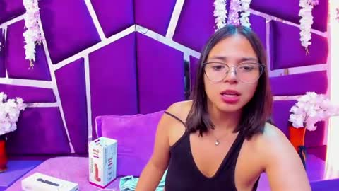 Snapshot of valerysweety__ chatting on June 19, 3:11 am ValerySweety online show from June 19, 3:11 am