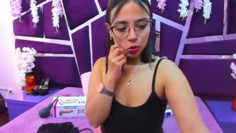 Snapshot of valerysweety__ chatting on July 8, 3:22 am ValerySweety online show from July 8, 3:22 am