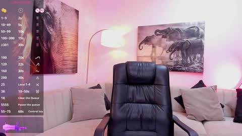 Snapshot of valerywalker7 chatting on February 4, 7:33 pm Valery Walker online show from February 4, 7:33 pm