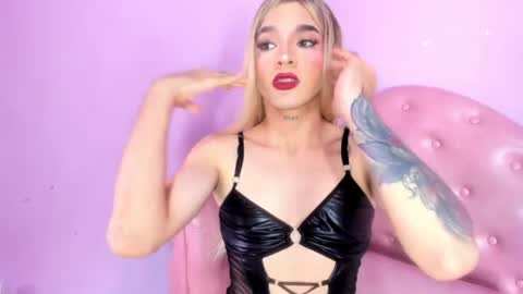 Snapshot of valeryysalasar chatting on July 17, 5:14 am valeryysalasar online show from July 17, 5:14 am