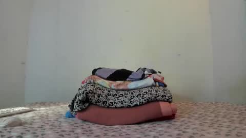 Snapshot of valeryysweett15 chatting on May 16, 9:13 pm Valeryy online show from May 16, 9:13 pm