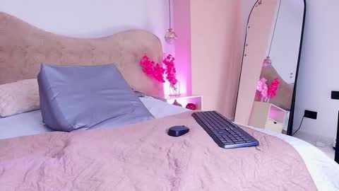 Valeska online show from March 4, 7:20 pm