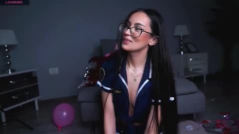 Snapshot of valexielux chatting on February 12, 2:01 pm Vale online show from February 12, 2:01 pm