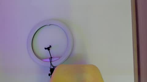 Snapshot of valezny69 chatting on May 28, 12:41 am Valezny V online show from May 28, 12:41 am